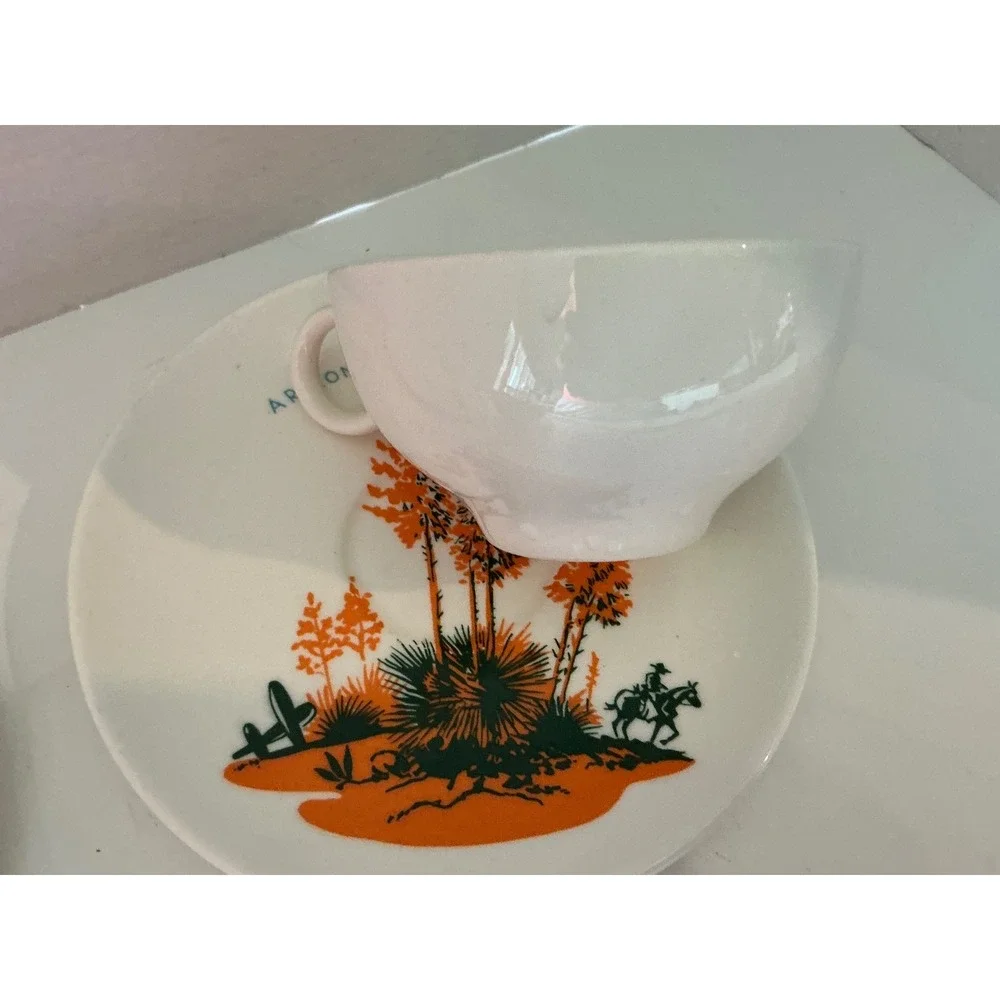 Universal Potteries preowned these